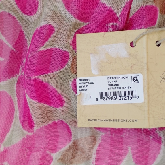 NWT Patricia Nash Womens Long Fringed Hot Pink/Tan Floral Daisy Scarf 27" x 79" - Picture 4 of 4